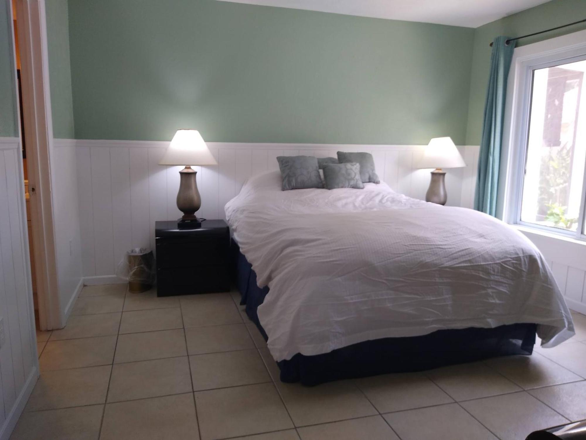 Affordable Two Bedroom Tropical Condo - Private Beach, Pools, Hot Tub Сент-Пітерсбург Екстер'єр фото