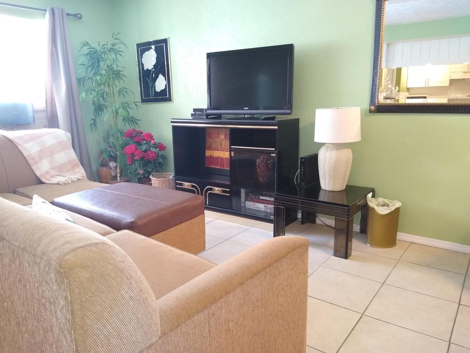 Affordable Two Bedroom Tropical Condo - Private Beach, Pools, Hot Tub Сент-Пітерсбург Екстер'єр фото